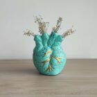 corazón anatómico con flores