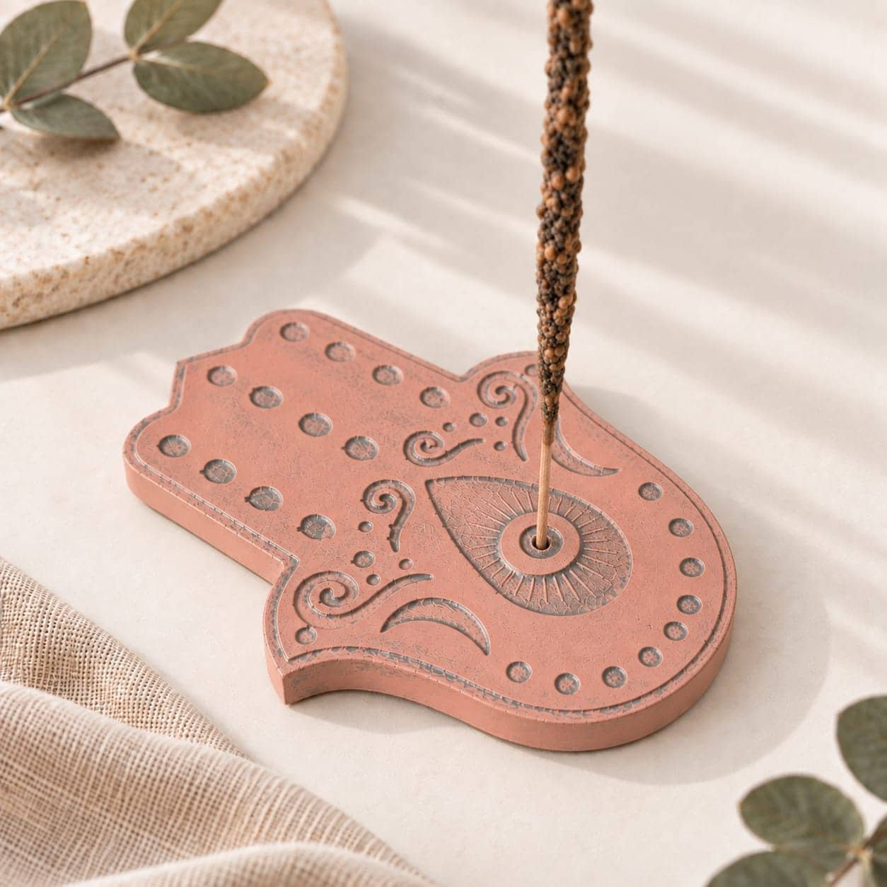 Portainciensos mano hamsa rosa